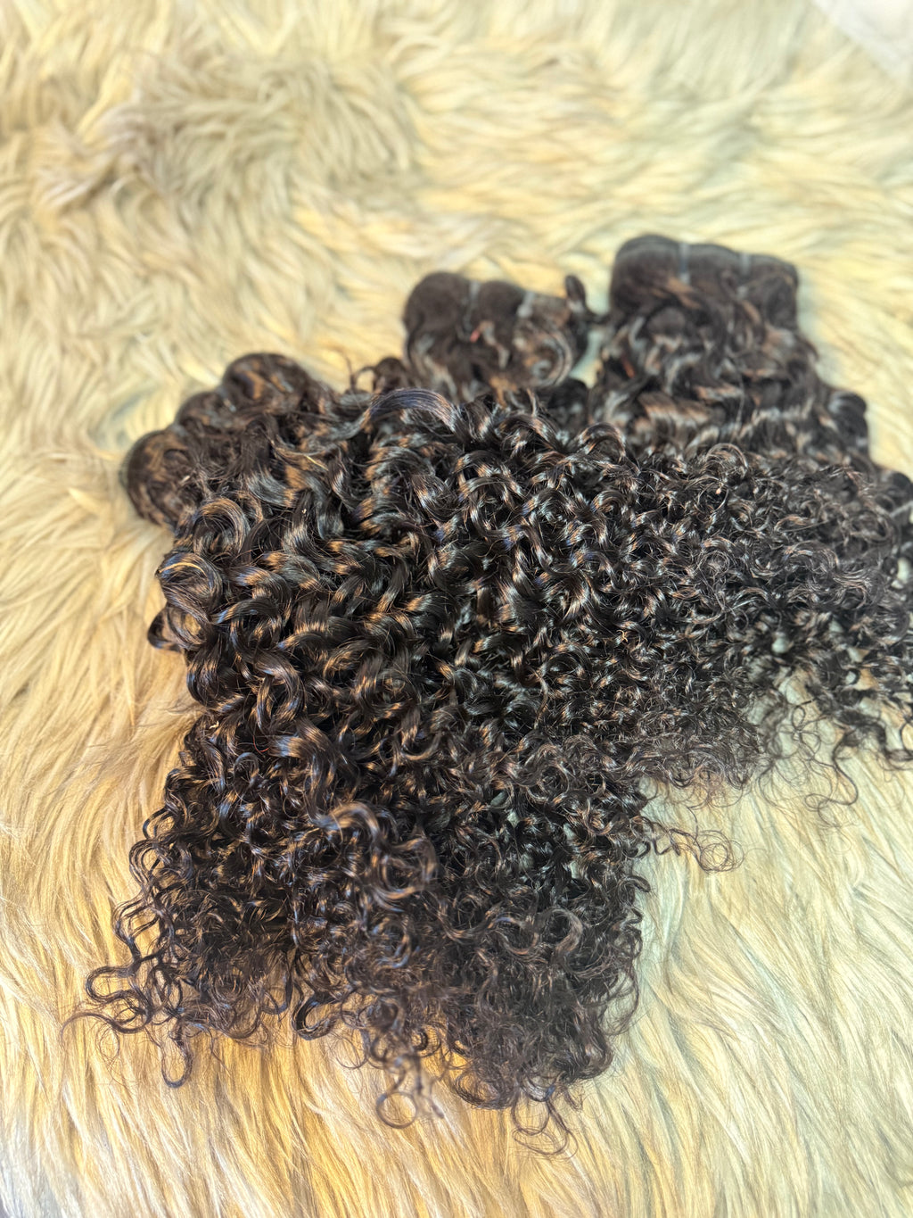 3 boule de tissage pixie curly