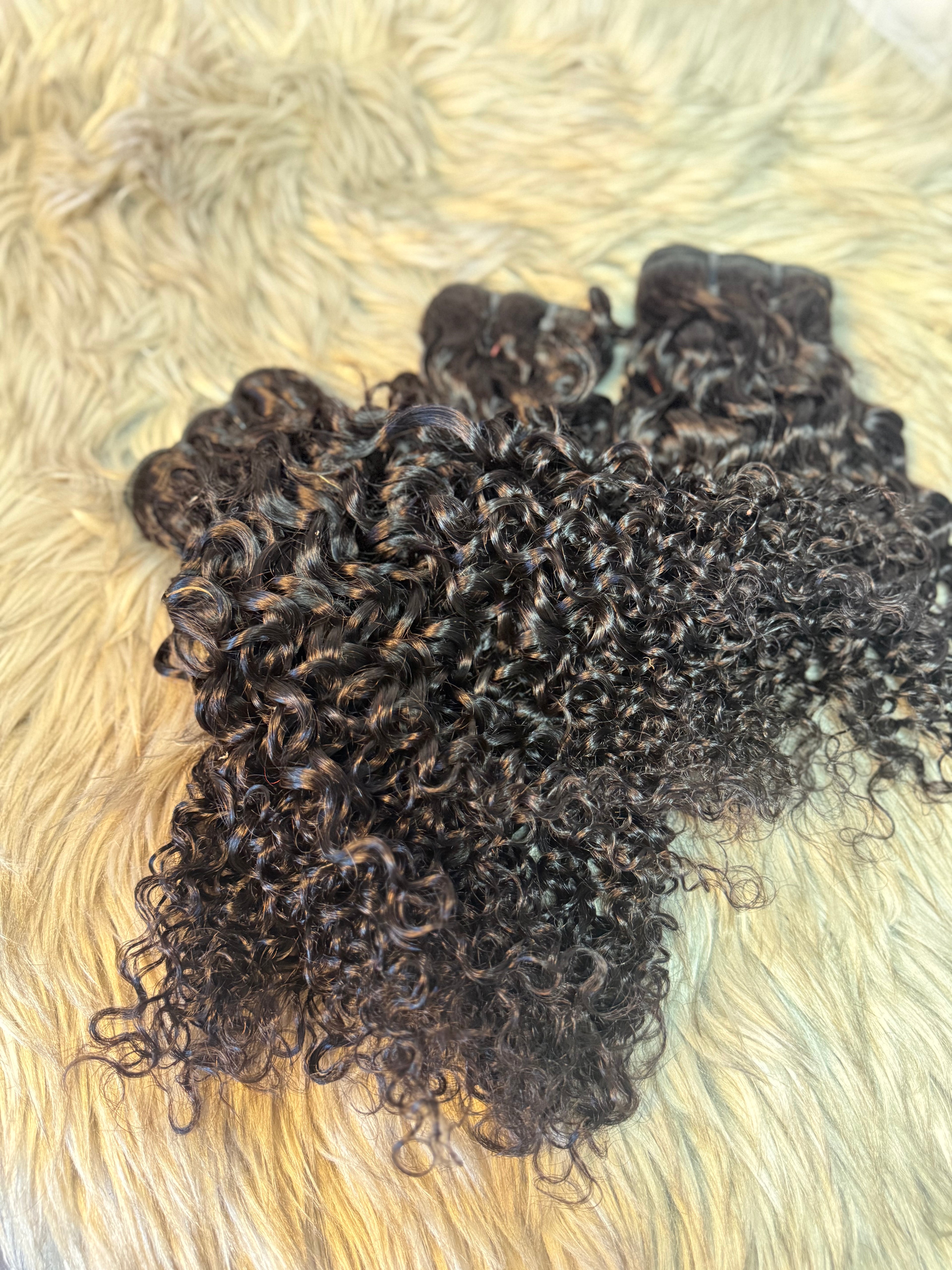 3 boule de tissage pixie curly
