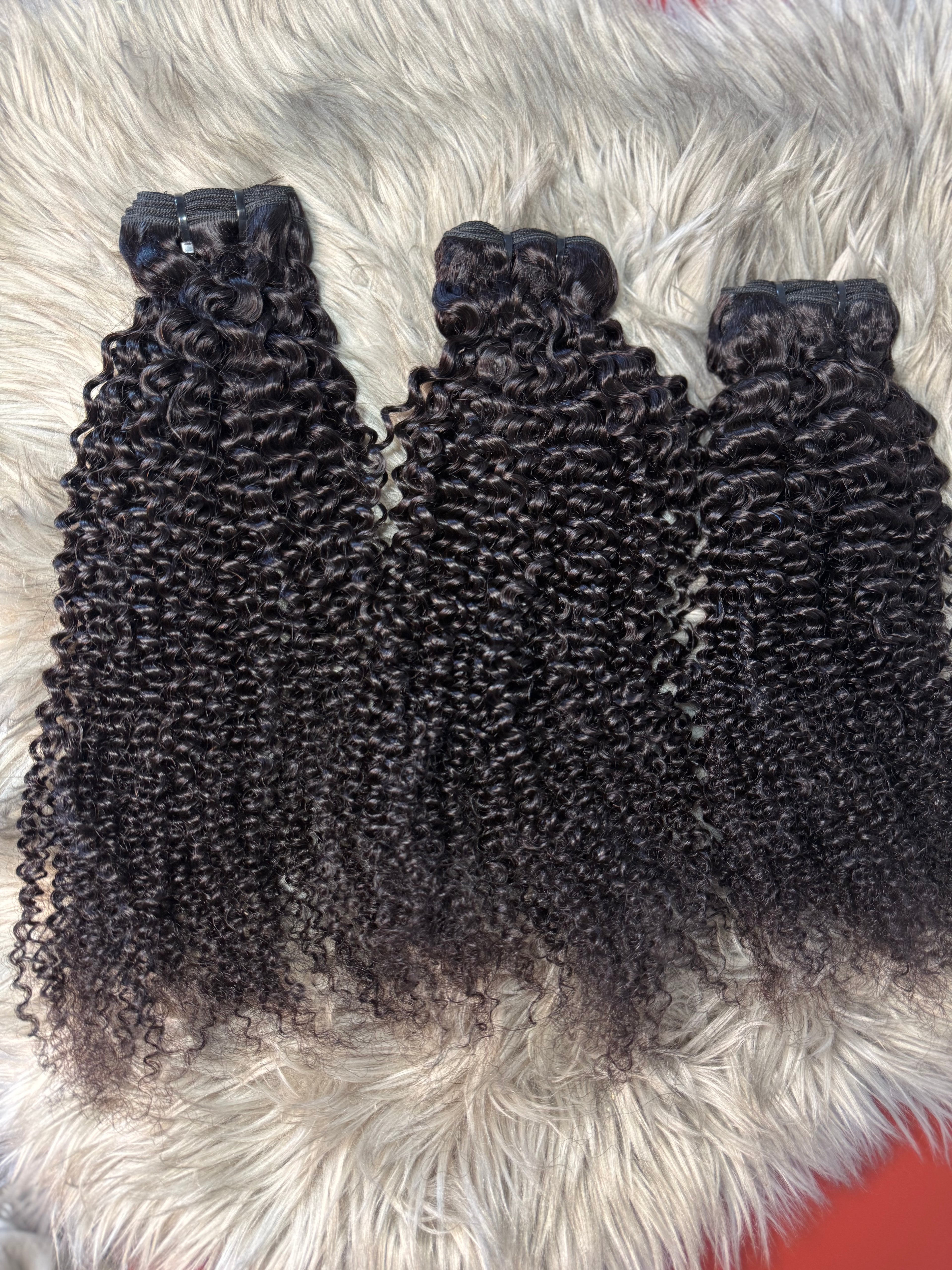 3 Boule de tissage kinky curly
