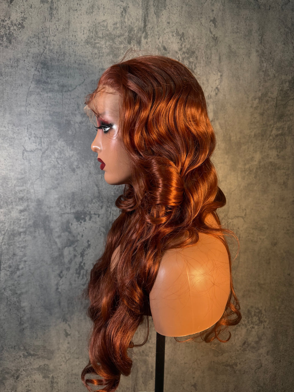 Perruque ginger à ondulations naturelle