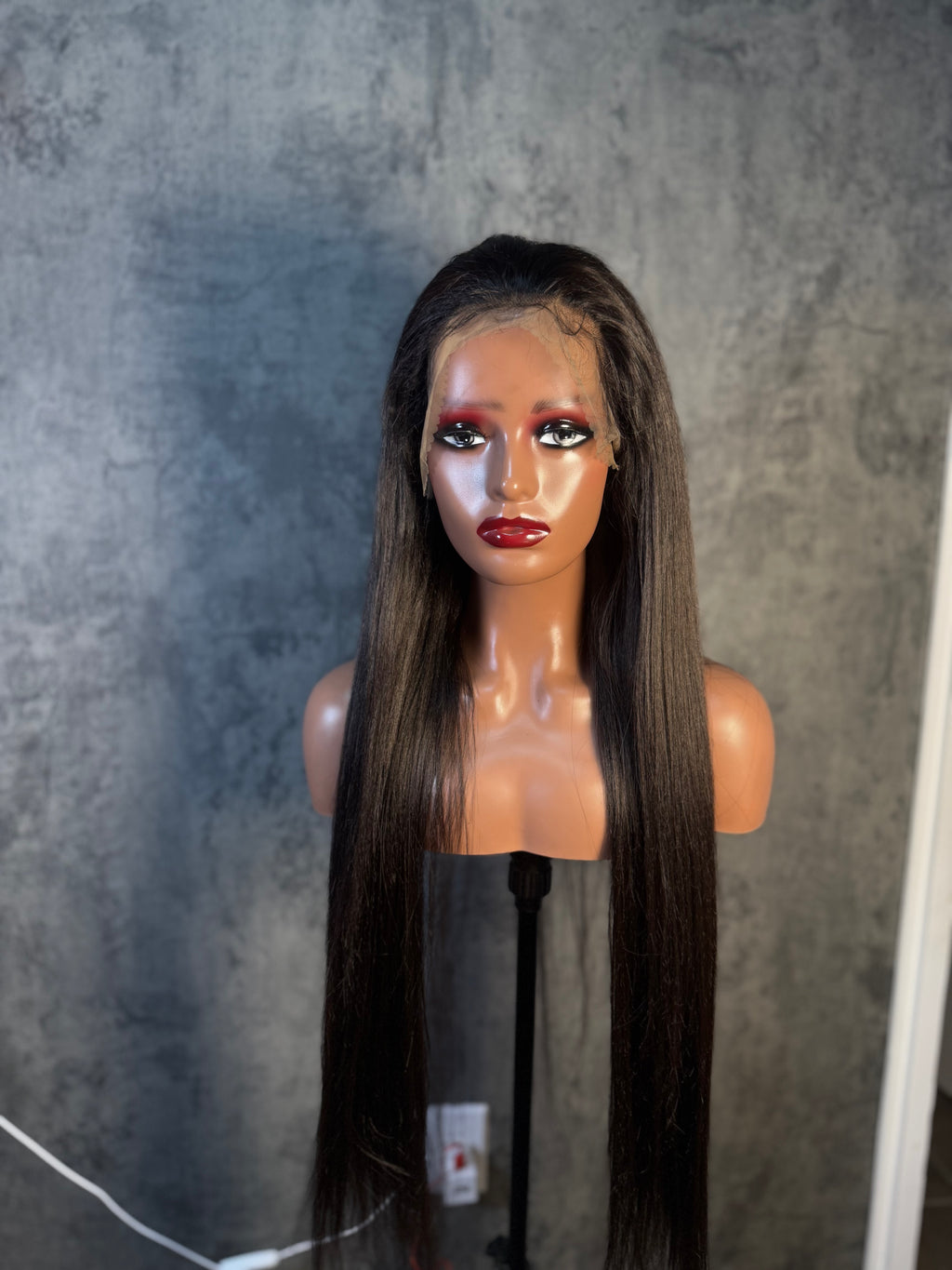 Perruque lisse,couleur naturelle 13*4 fontal transparente